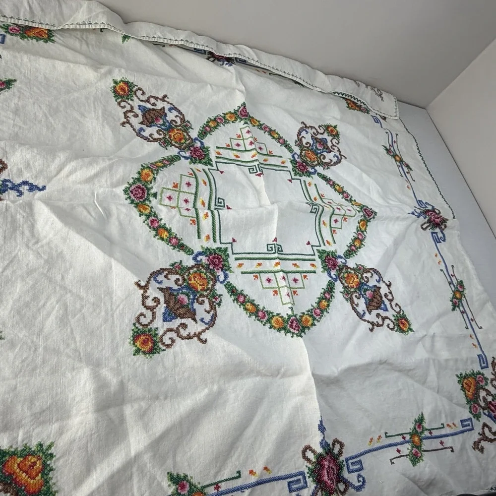 Beautiful Handmade Vintage Cross Stitch Tablecloth Handmade 31